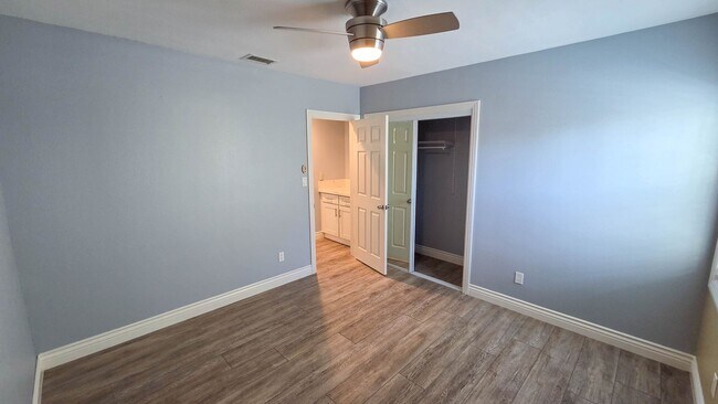 Building Photo - 16129 Sunny Ct