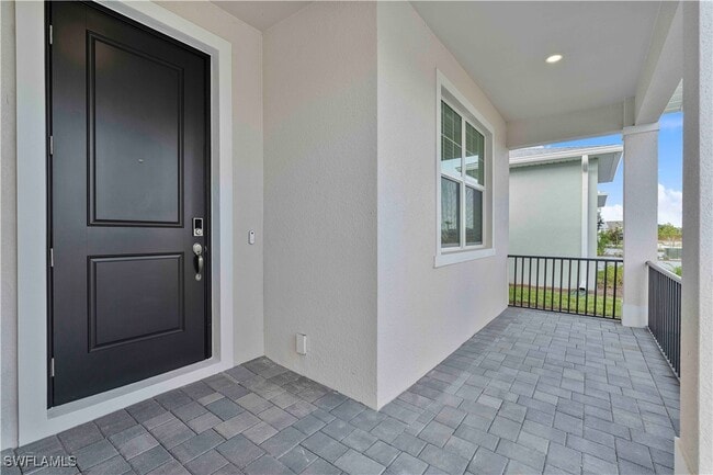 Building Photo - 16420 Seven Lks Ave