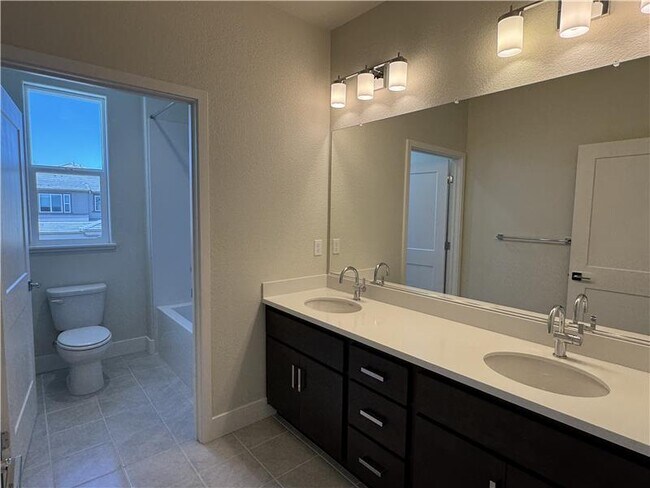 Building Photo - 140 Labrusca Dr