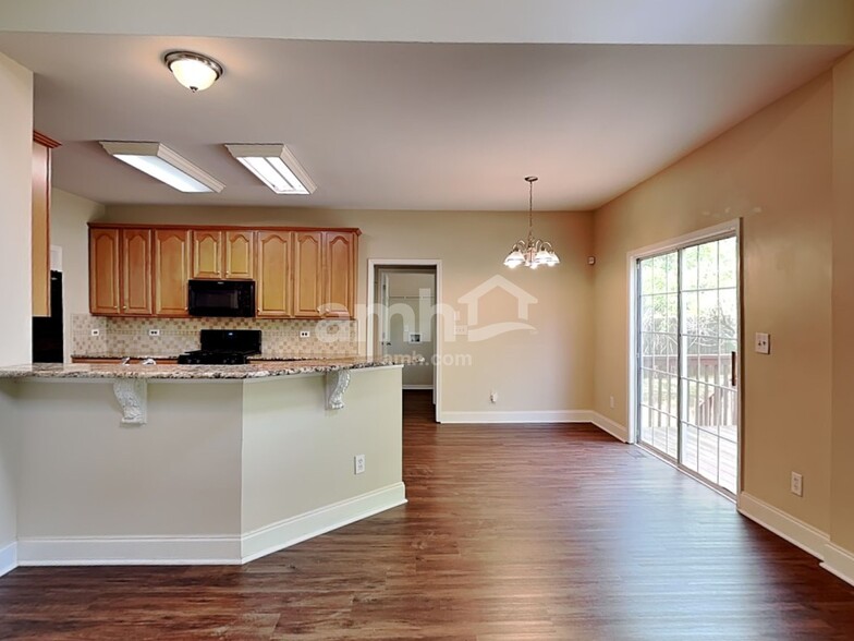 Building Photo - 306 Vinings Vintage Cir