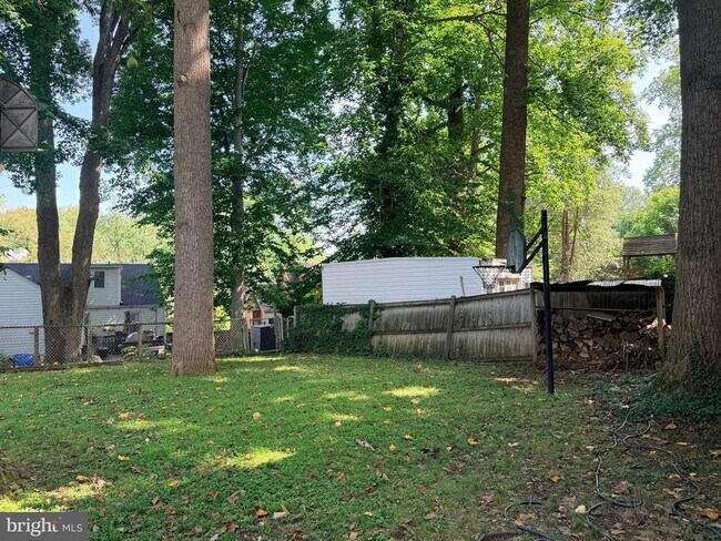 Building Photo - 907 Heron Dr