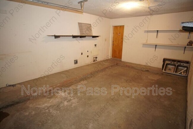 Building Photo - 2520 San Jose Ave