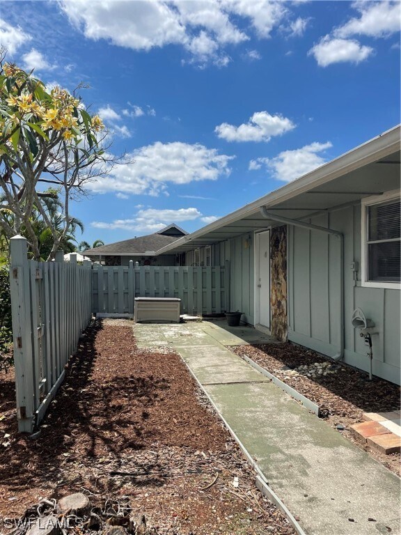 Building Photo - 4261 Island Cir