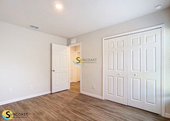 Building Photo - 17927 SW 32nd Cir