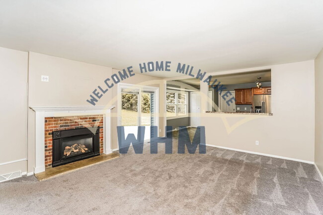 Building Photo - 825 Poplar Creek Dr