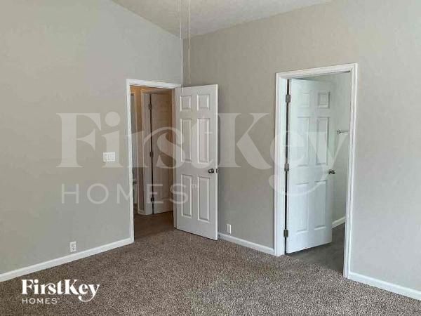 Building Photo - 22640 E River Chase Way