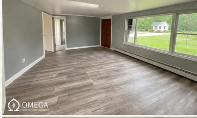 Building Photo - 13 Elm St