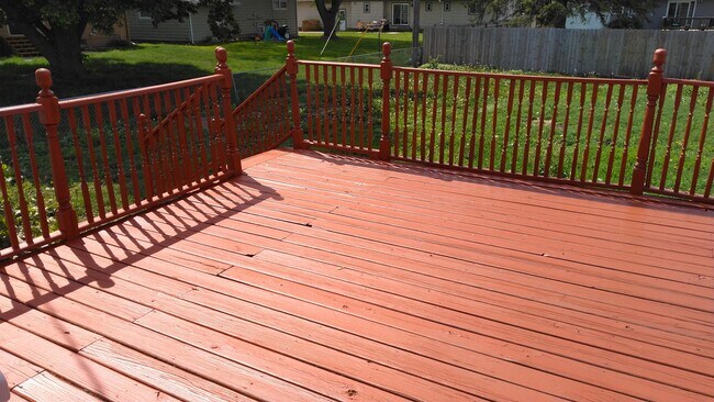 Building Photo - 1915 E Dodge St