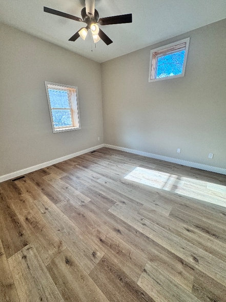 Building Photo - 211 W Court St