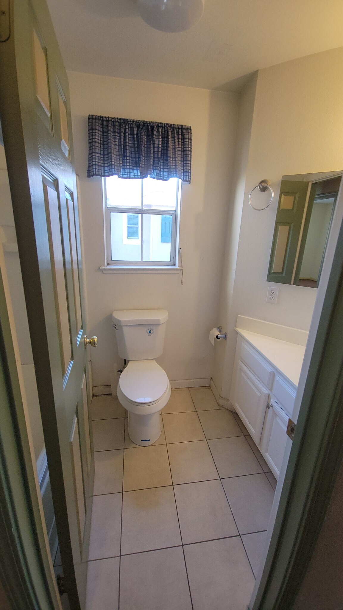 Building Photo - 1537 Hermocilla Way