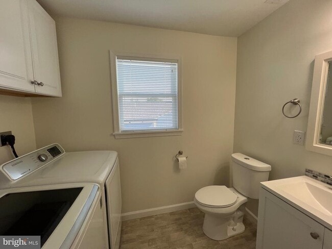 Building Photo - 5626 Tremont Dr