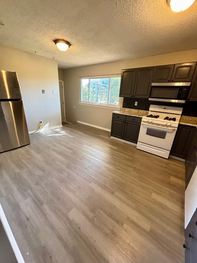 Building Photo - 710 Loyola Dr