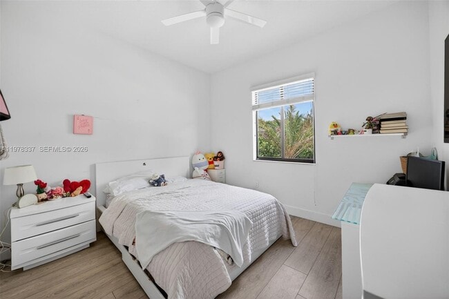 Building Photo - 14541 SW 16th St