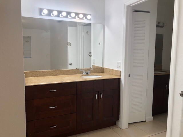 vanity in master - 3380 Pinewalk Dr N