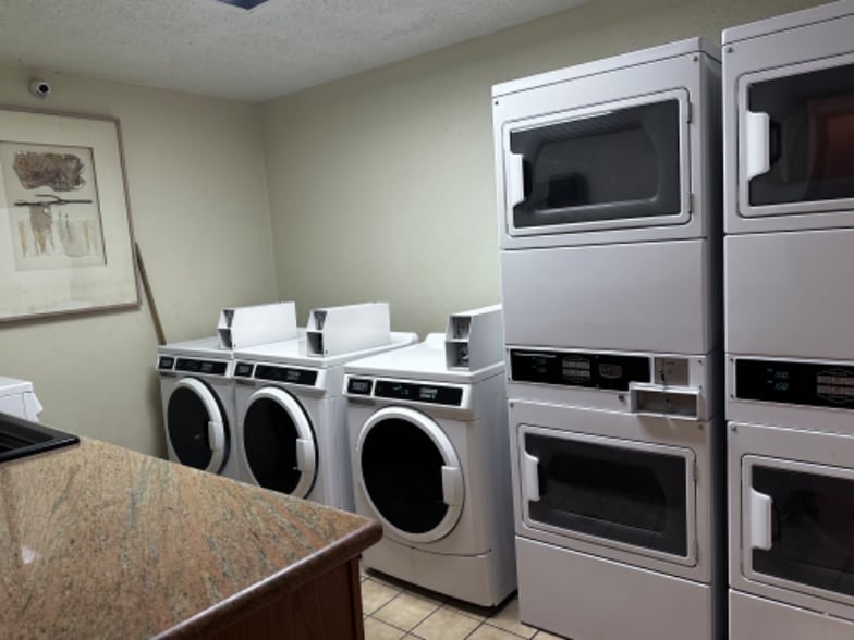 Building Photo - 5333 Likini St