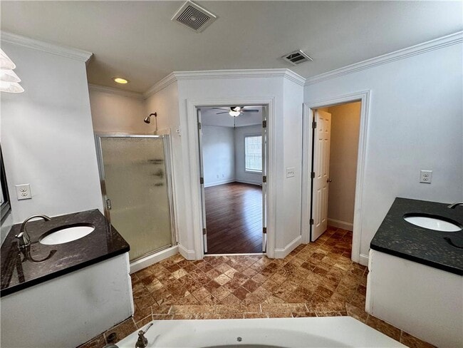 Building Photo - 2212 Ewell Park Dr NW
