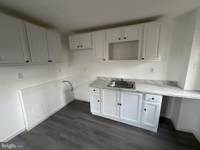 Building Photo - 4148 Orchard St