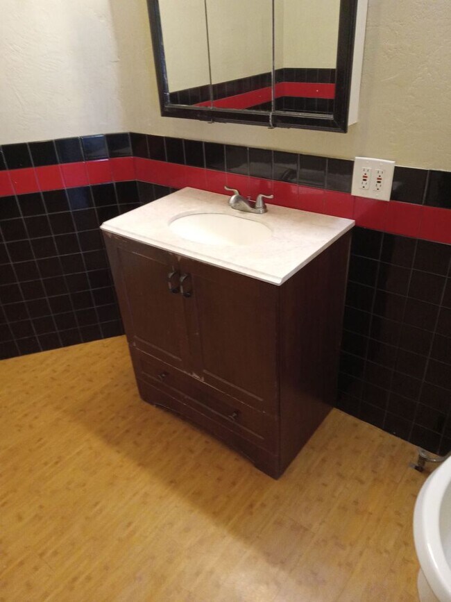 Building Photo - 957 SE Stephens St