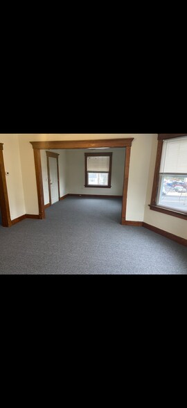 Building Photo - 156 S Broad St