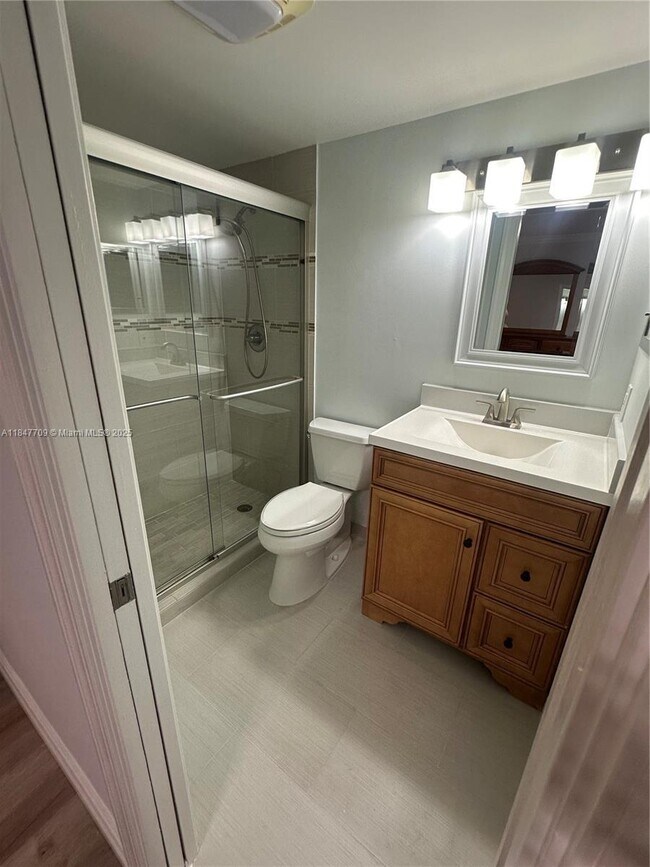 Building Photo - 4027 Swansea Crescent