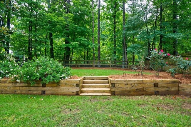 Building Photo - 8895 Club River Dr