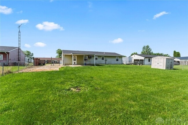 Building Photo - 10975 Comanche Dr
