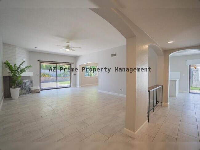 Building Photo - 16630 N 67th St