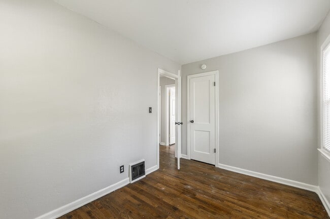 Building Photo - 5760 College Ave