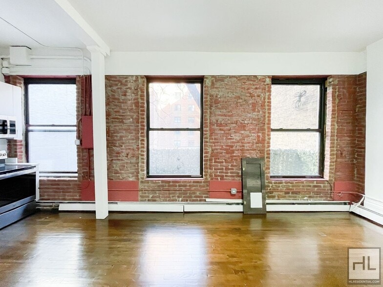 Building Photo - BROADWAY