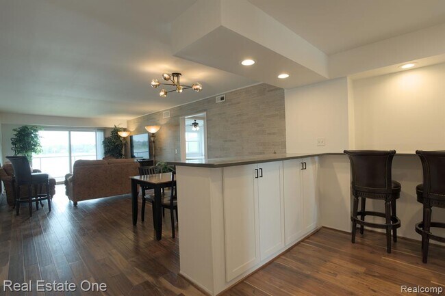 Building Photo - 1944 Klingensmith Rd