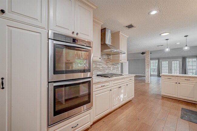 Building Photo - 4623 Birch Cove