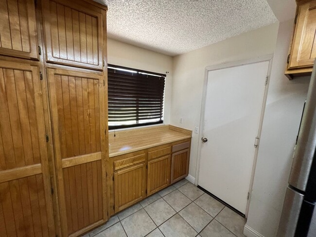 Building Photo - 406 Coronado Dr