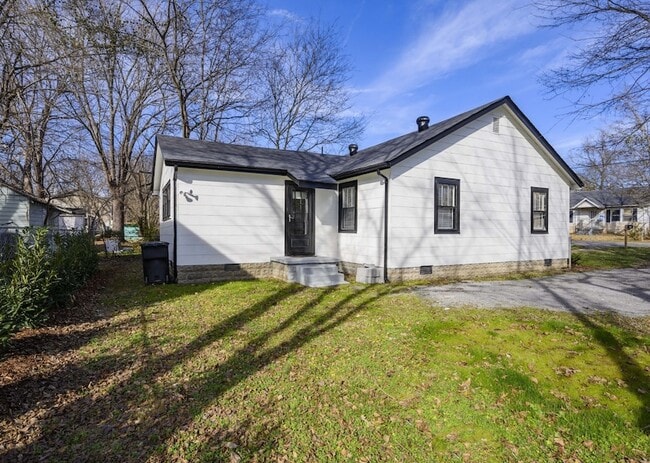 Building Photo - 709 East St