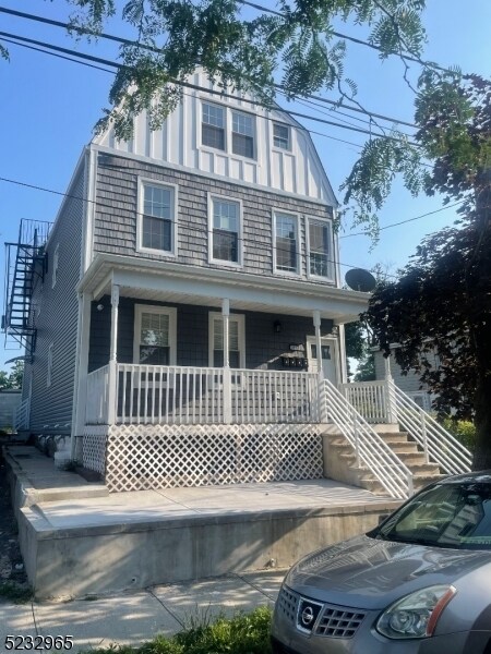 Primary Photo - 109 Berkshire Pl
