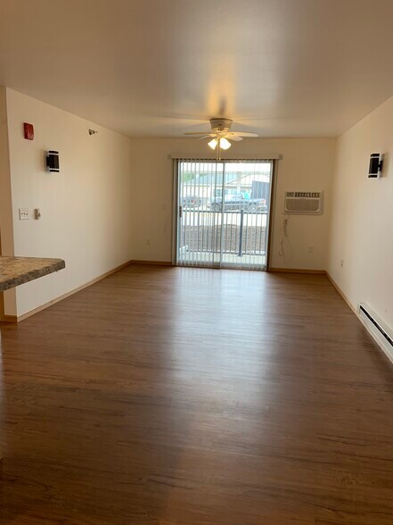 Building Photo - 107 17th Ave N