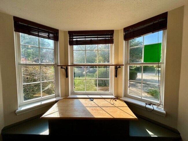 Building Photo - Charming 4-Bedroom Home Near Morse Park & ...