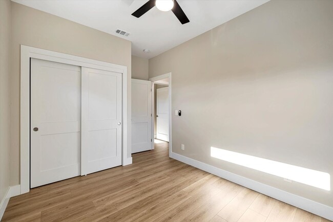 Building Photo - NEWER 2 BED, 1 BATH HOME WITH HUGE YARD AND ENCLOSED DRIVEWAY