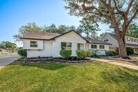 Building Photo - 23130 Bayleaf Dr