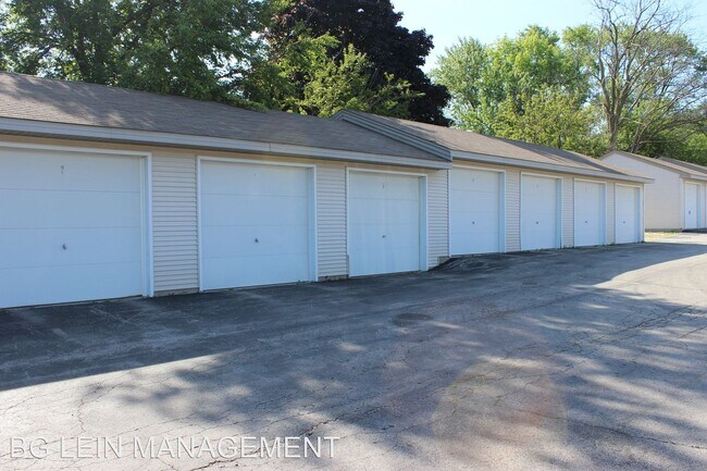 Building Photo - 9535-9545 W Oklahoma Ave