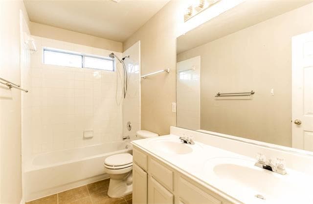 Building Photo - 310 Greenfield Dr