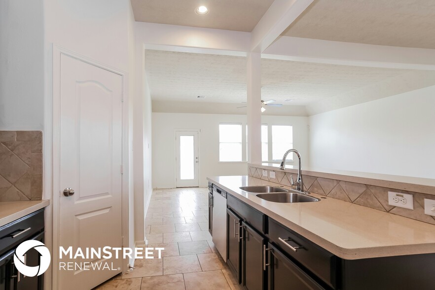 Building Photo - 9838 Linden Hollow Dr