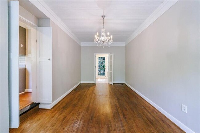 Building Photo - 2311 Pembrook Pl NE