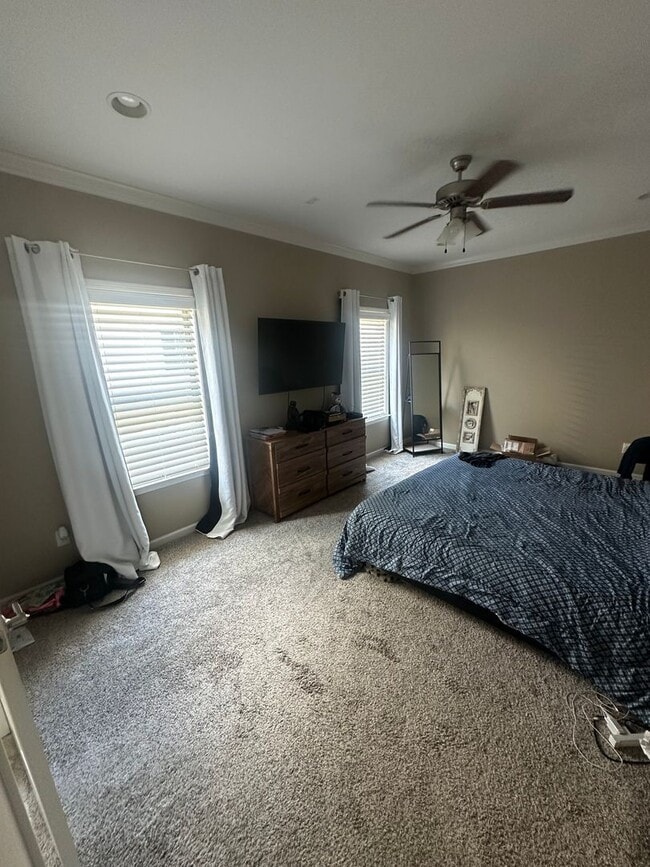 Building Photo - Beautiful 3 BR 2.5 Bath home with bonus room
