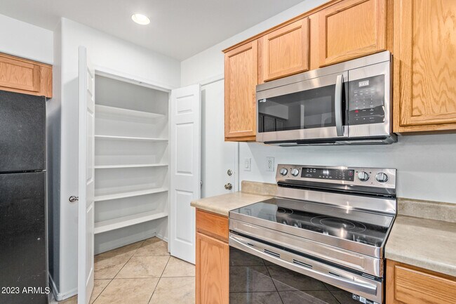 Building Photo - 2521 W Desert Spring Way