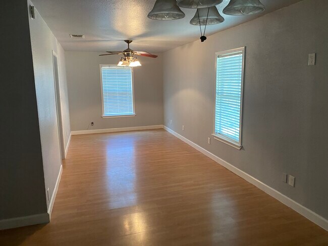 Master bedroom - 1242 W Water