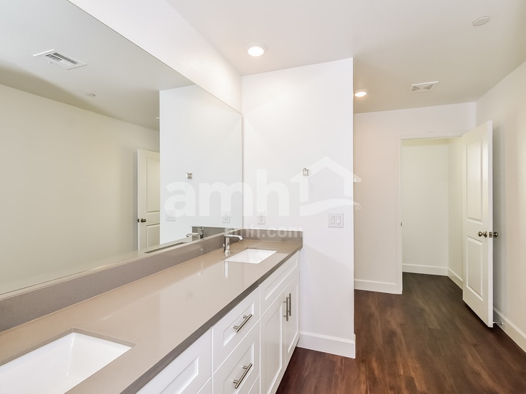 Building Photo - 297 Austin Bellerose Place