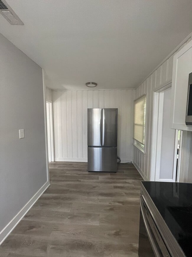 Building Photo - 2 bedroom 1 Bath House