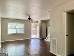 Building Photo - 493 King Arnold St