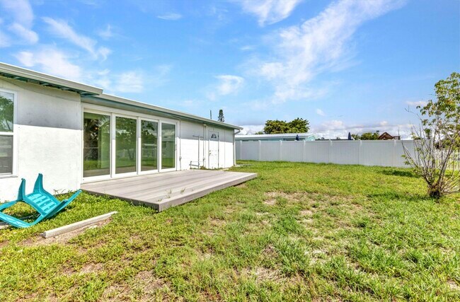 Building Photo - 501 Palmetto Dr