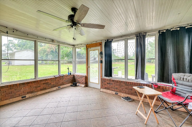 Building Photo - 103 Adams Ln